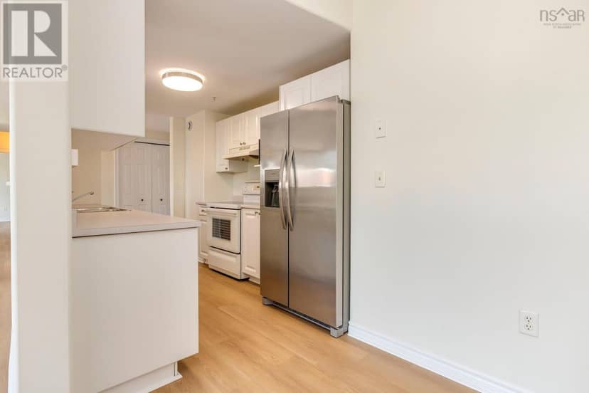 802 99 Waterfront Drive — photo 15 of 40
