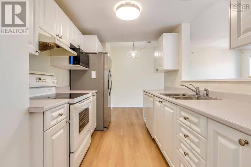 802 99 Waterfront Drive — photo 13 of 40