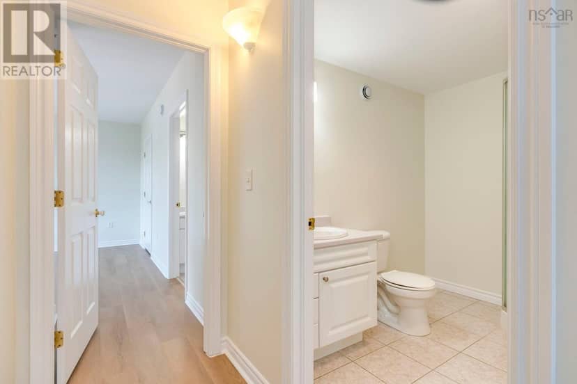 802 99 Waterfront Drive — photo 30 of 40