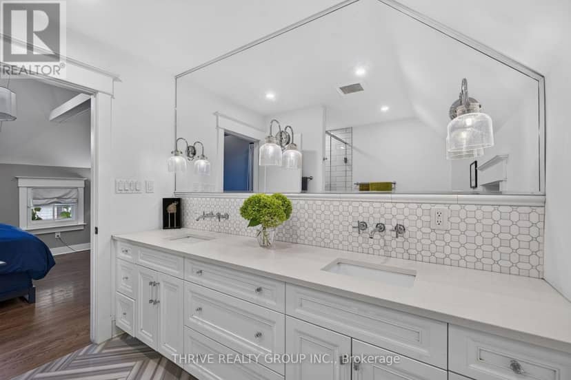 837 Wellington Street — photo 29 of 40