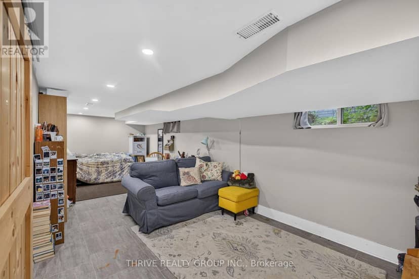 837 Wellington Street — photo 37 of 40