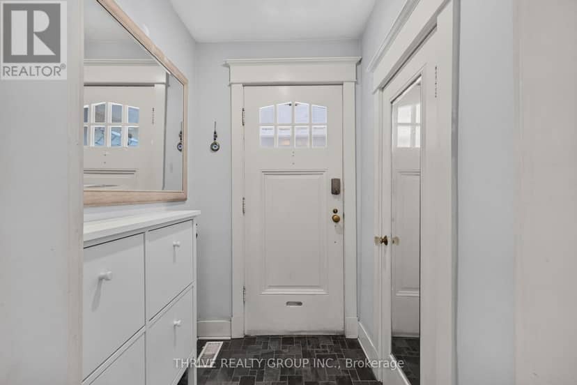 837 Wellington Street — photo 6 of 40