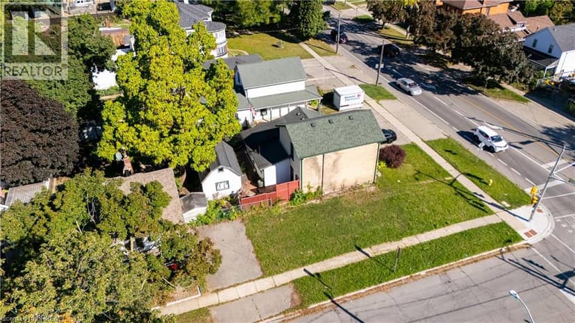 129 ERIE Avenue — photo 3 of 18