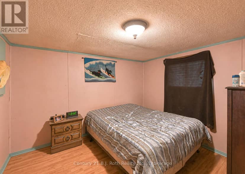 3427 Coronation Avenue — photo 11 of 29
