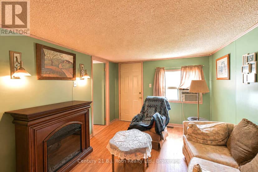 3427 Coronation Avenue — photo 6 of 29