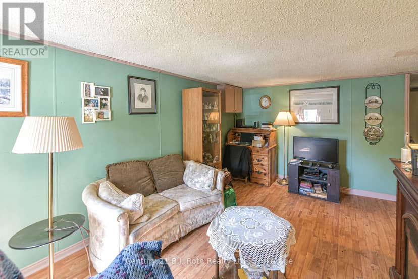 3427 Coronation Avenue — photo 7 of 29