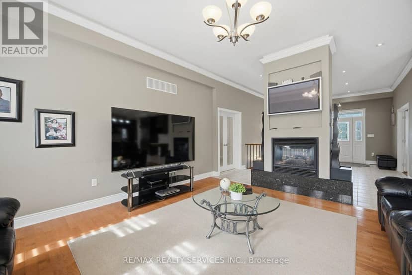 8910 Creditview Road — photo 17 of 40