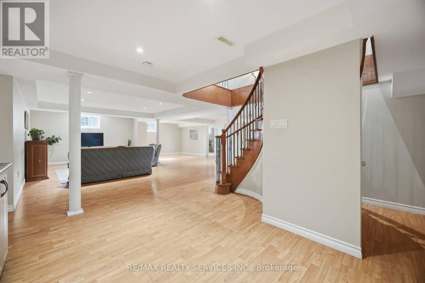 8910 Creditview Road — photo 30 of 40