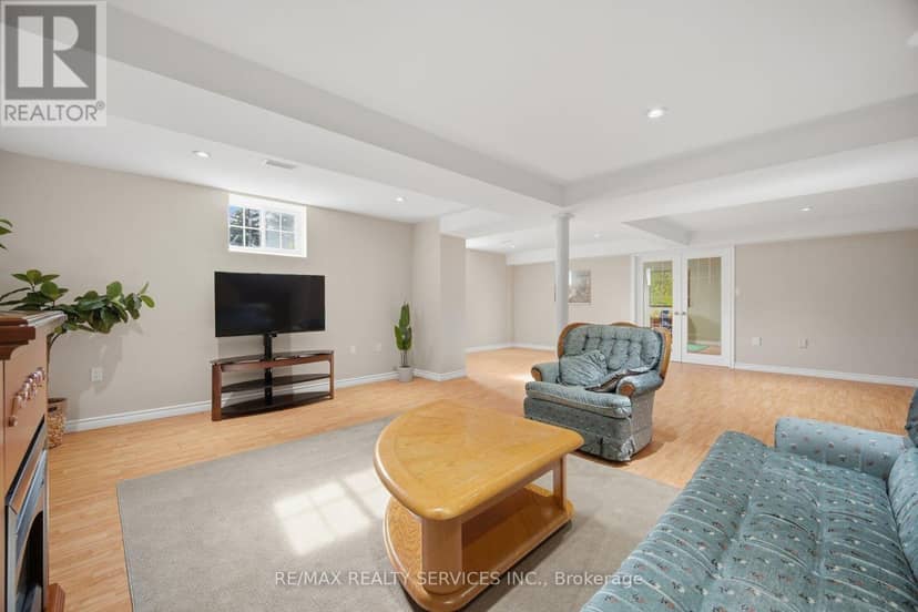 8910 Creditview Road — photo 34 of 40