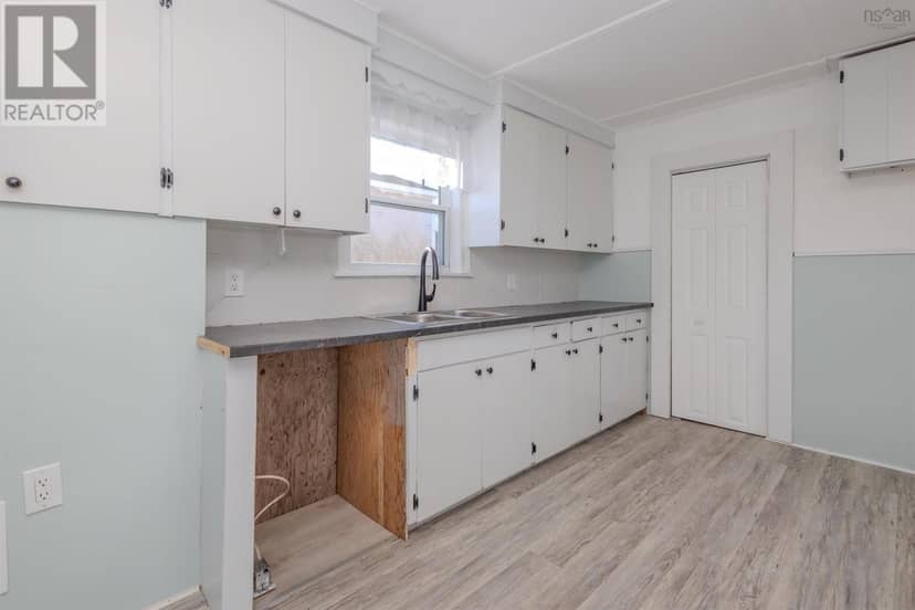 52 Pepperell Street — photo 18 of 38