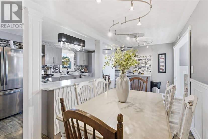 212 Riverside Drive W, Dowling, photo 8