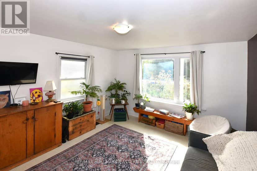 726 Fairbairn Street — photo 16 of 28