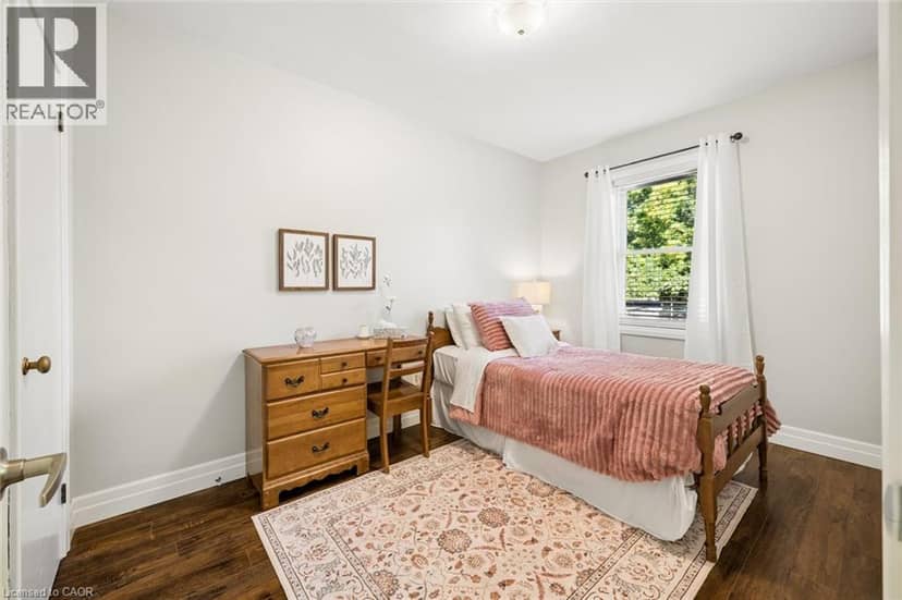56 SUFFOLK Avenue — photo 18 of 40