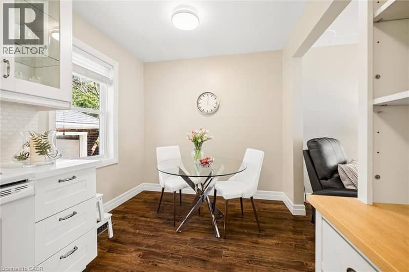 56 SUFFOLK Avenue — photo 11 of 40