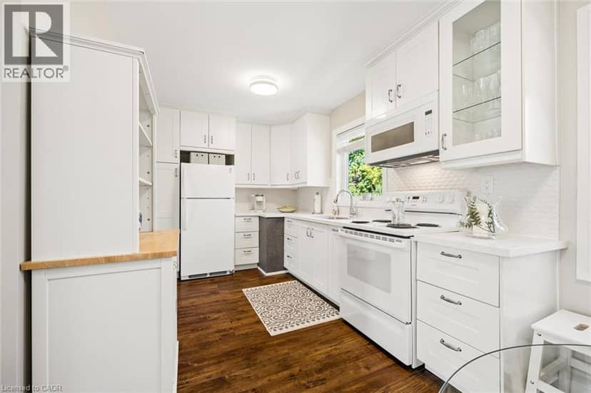 56 SUFFOLK Avenue — photo 9 of 40