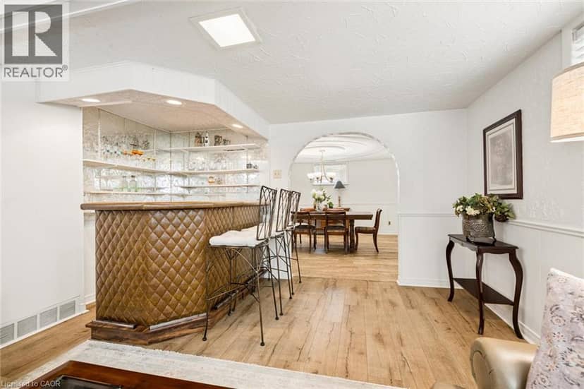 56 SUFFOLK Avenue — photo 33 of 40
