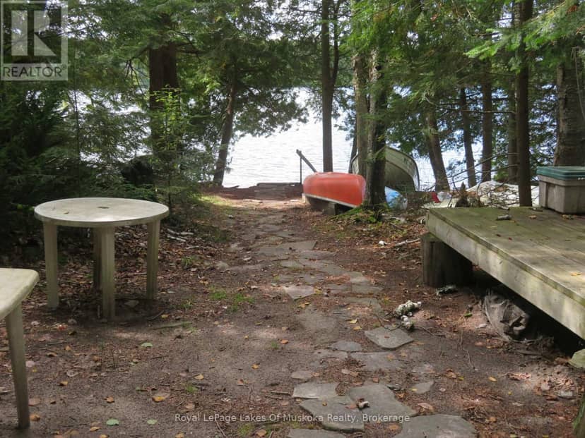 1071 Dotty Lake Road, Lake of Bays, photo 4
