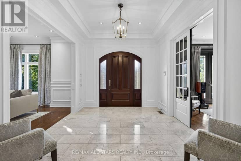 126 Hillview Road, Aurora, photo 4