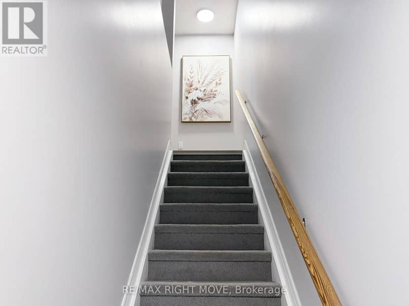 40 Michelle Drive — photo 11 of 26