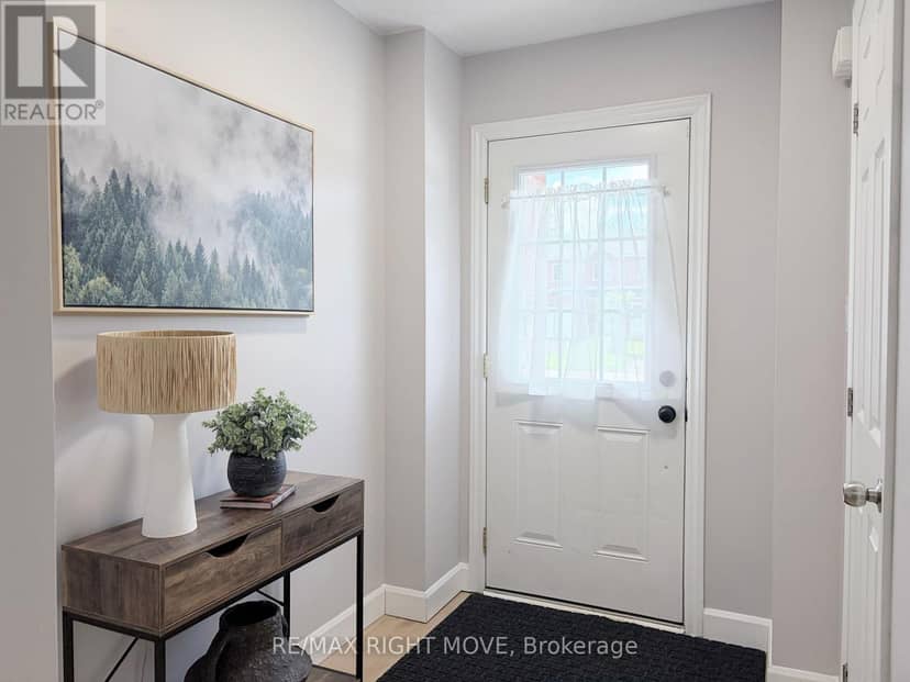 40 Michelle Drive — photo 3 of 26
