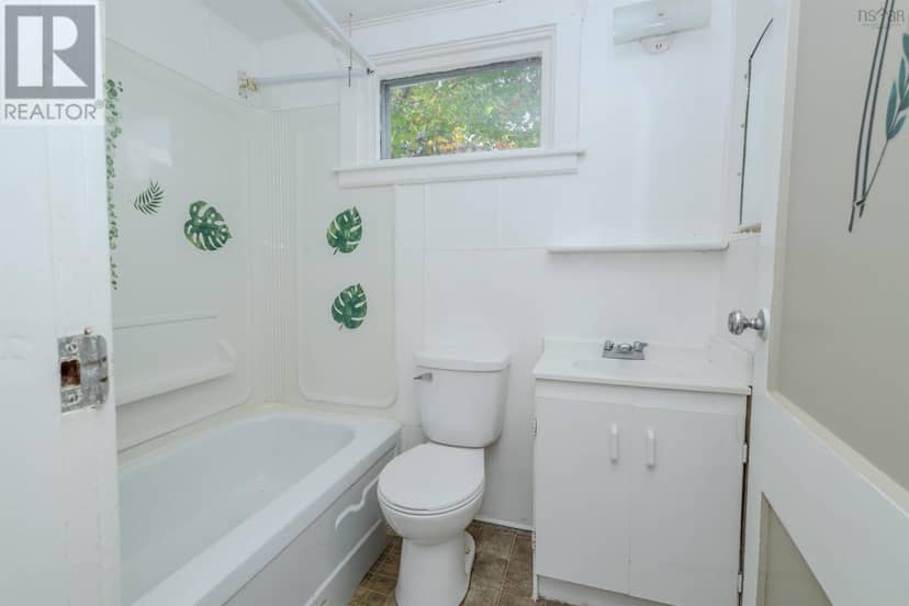 1284 George Street — photo 8 of 20