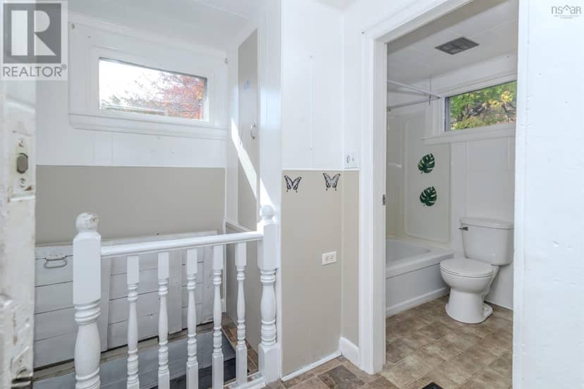 1284 George Street — photo 7 of 20
