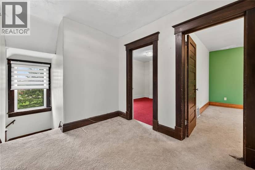 1054 TOWNLINE Road E — photo 22 of 40