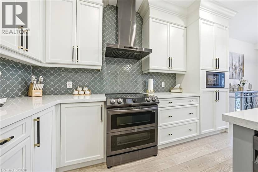 90 ROBERTSON Road — photo 13 of 40
