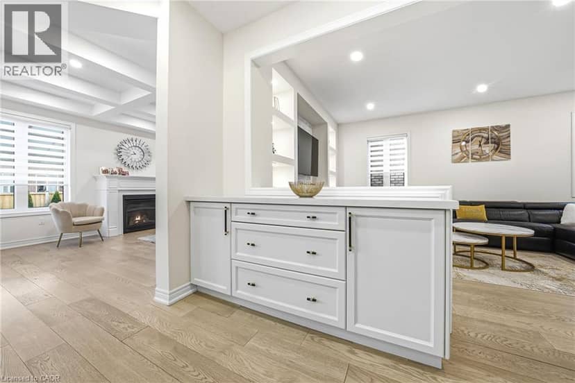 90 ROBERTSON Road — photo 14 of 40