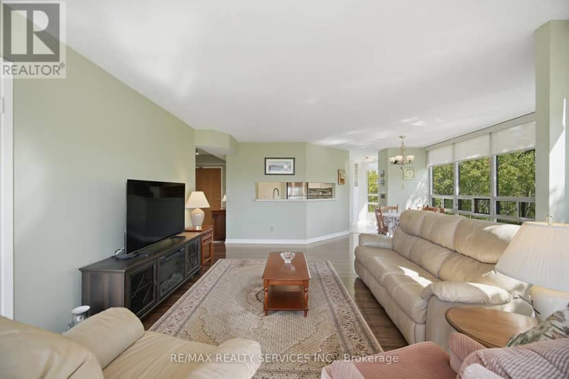 404 - 330 Mill Street S — photo 17 of 40