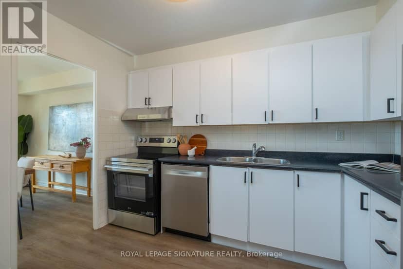 1607 - 360 Ridelle Avenue, Toronto, photo 3