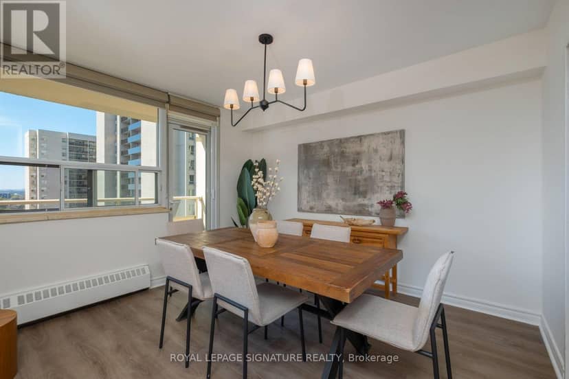 1607 - 360 Ridelle Avenue, Toronto, photo 6