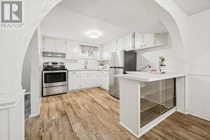 56 Suffolk Avenue — photo 27 of 40
