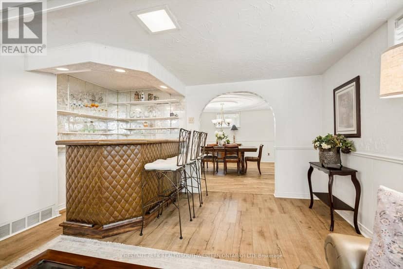 56 Suffolk Avenue — photo 33 of 40