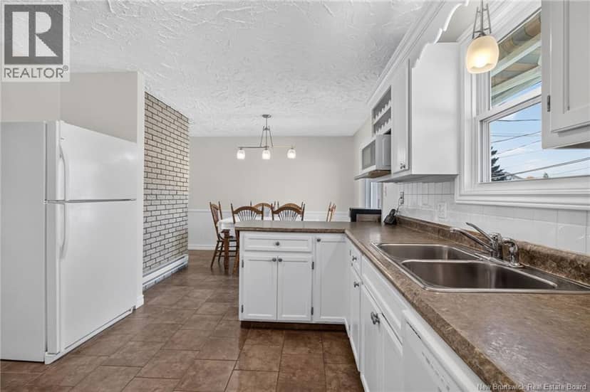 356 Beaumont — photo 19 of 40