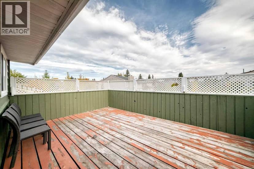 5824 22 Avenue NE — photo 27 of 34