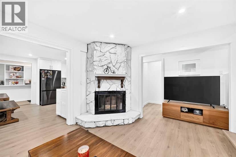 5824 22 Avenue NE — photo 9 of 34