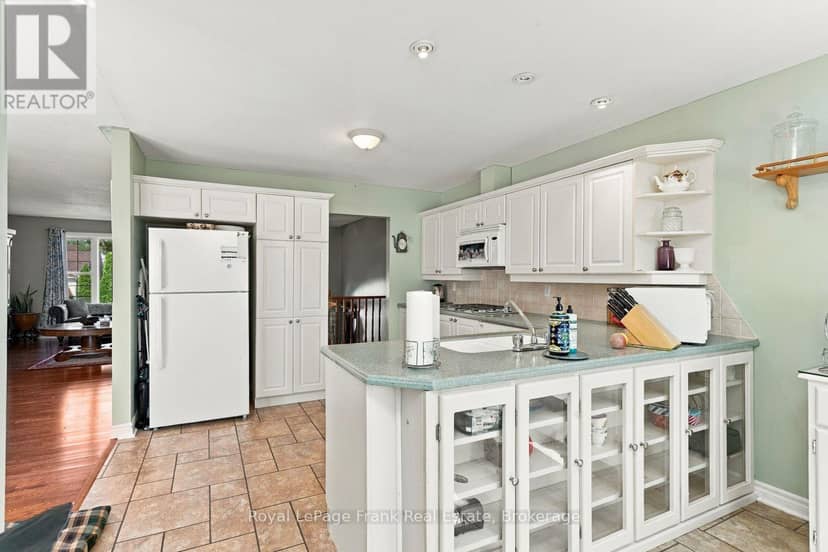 62 Cedartree Lane — photo 11 of 28