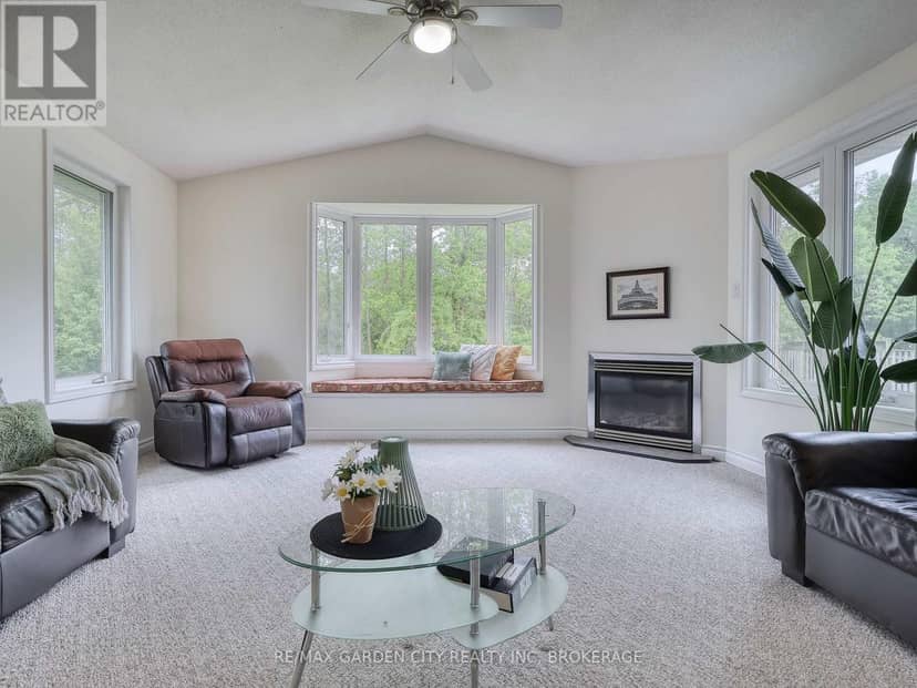 75 Jackson Court E — photo 16 of 35
