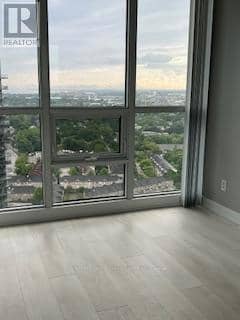 2810 - 2220 Lakeshore Boulevard W — photo 8 of 10