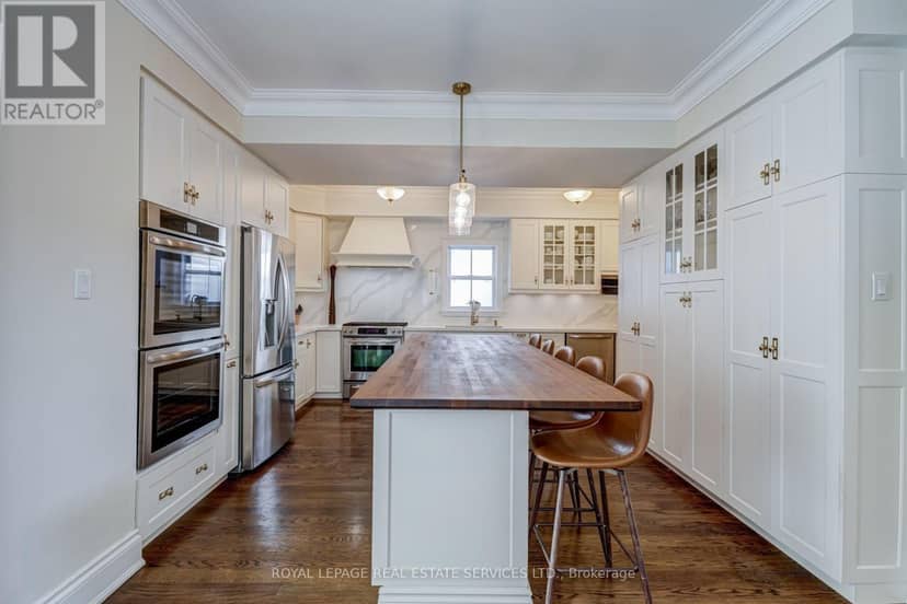 2305 Belyea Street — photo 11 of 40