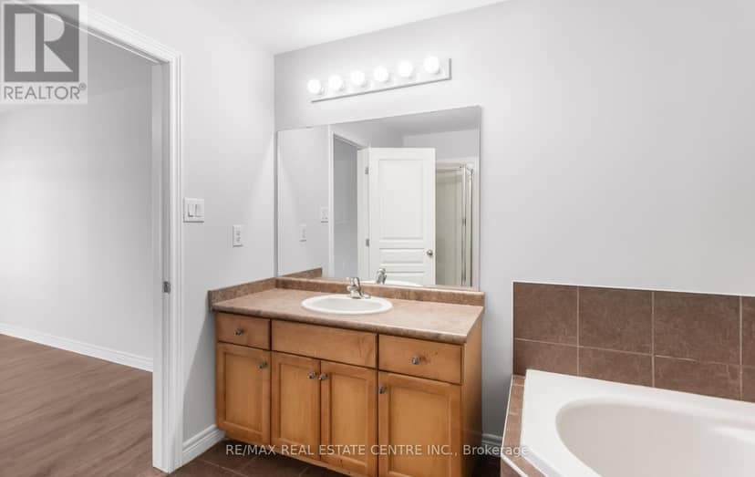 38 - 8 Hemlock Way — photo 29 of 40
