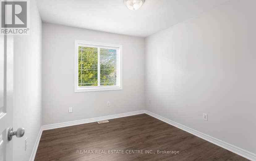 38 - 8 Hemlock Way — photo 35 of 40