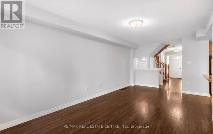 38 - 8 Hemlock Way — photo 9 of 40