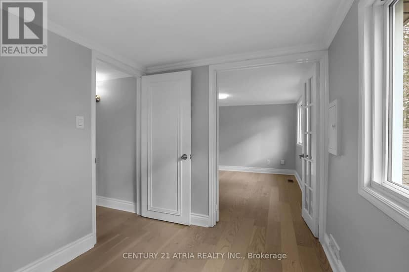 379 Grosvenor Street — photo 20 of 38