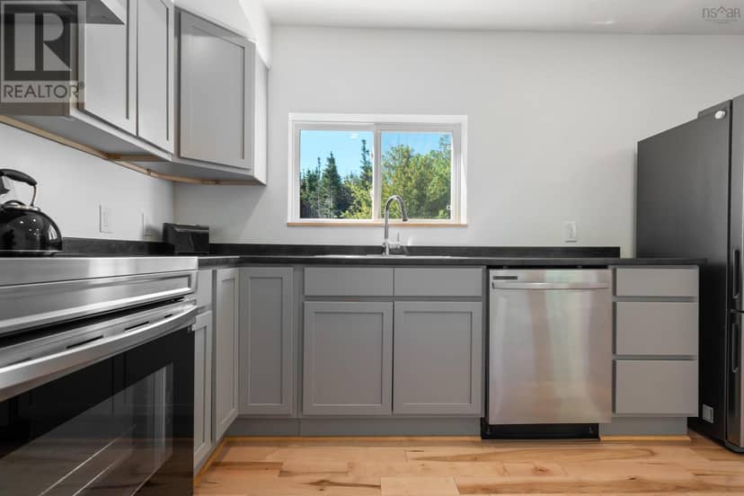 13734 Highway 6, Wallace, photo 4