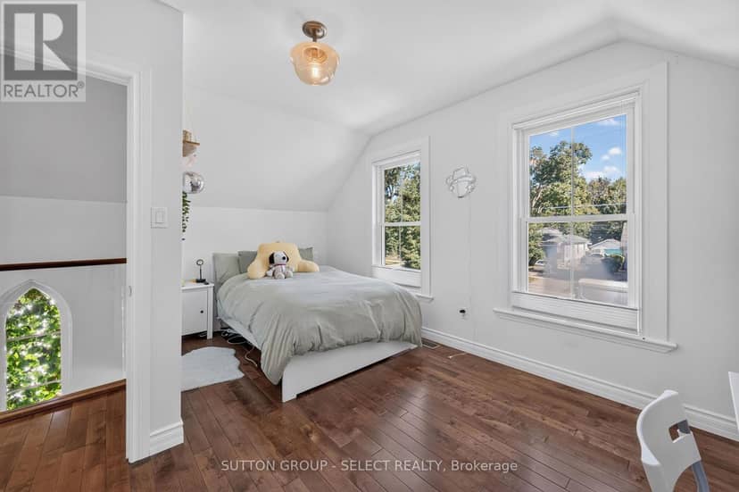 943 Colborne Street — photo 18 of 38