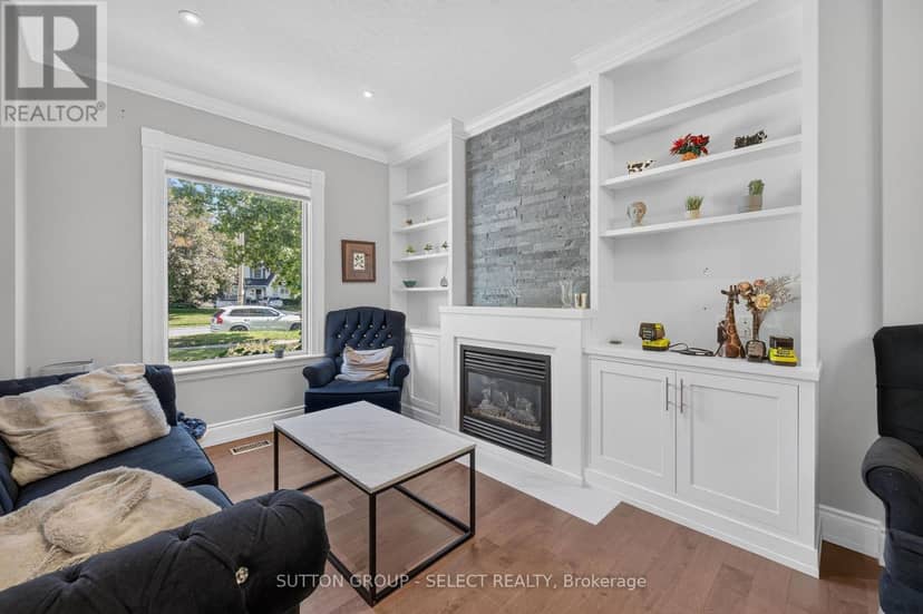 943 Colborne Street — photo 3 of 38