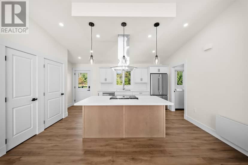 154 Dalton Avenue — photo 9 of 40