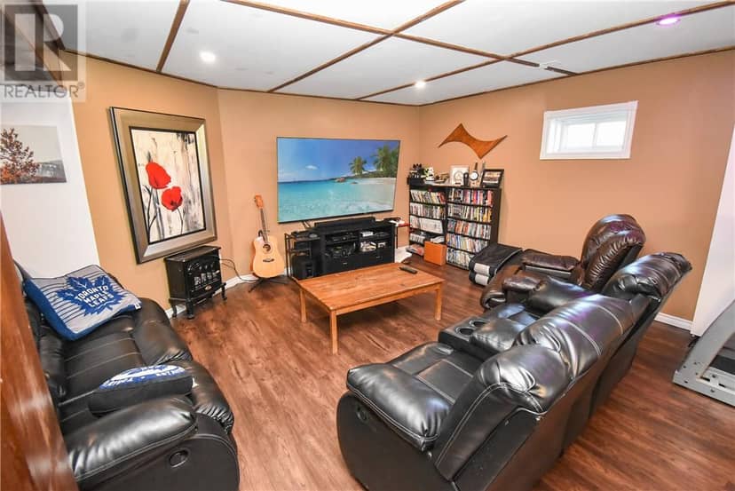 110 Armstrong Road — photo 35 of 40